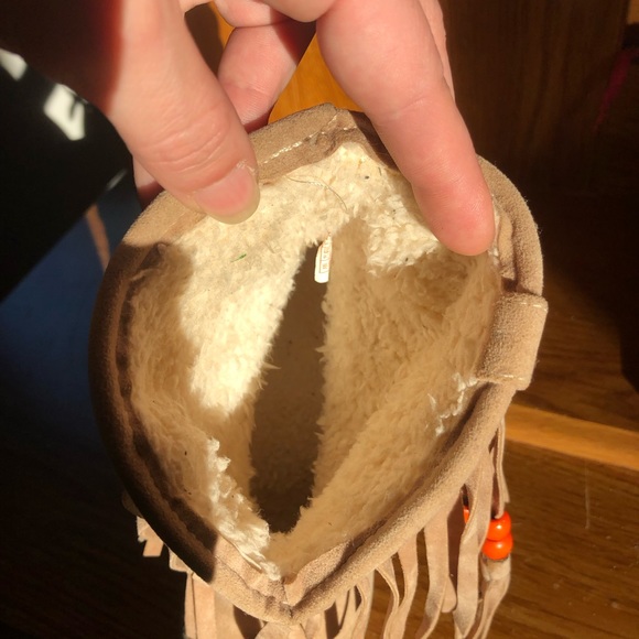 UNBRAND | Cute beige with cream faux Sherpa inside |9,5" high 4,5" heel | 5 - Picture 11 of 12